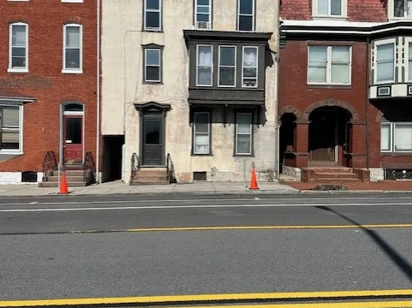 142 S Hanover St APT 4, Carlisle, PA 17013