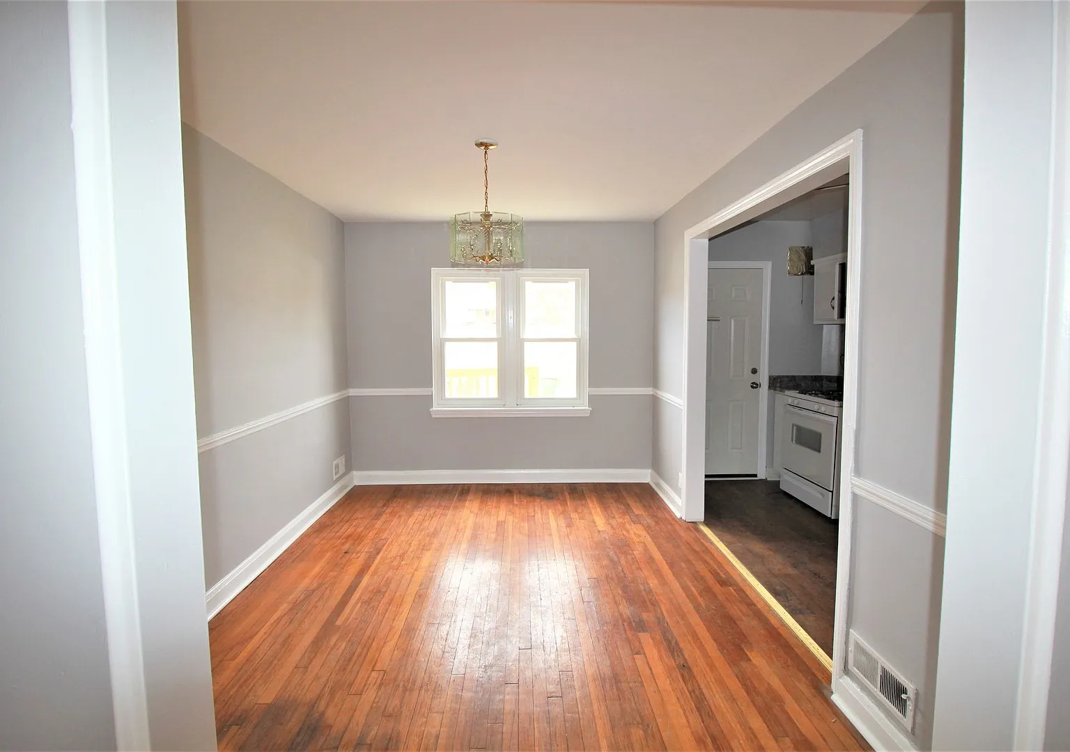 Must See Renovated 2 Bd House - Accepting Vouchers — Photo 3