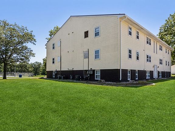 3rd image of 307 N Corn St #3