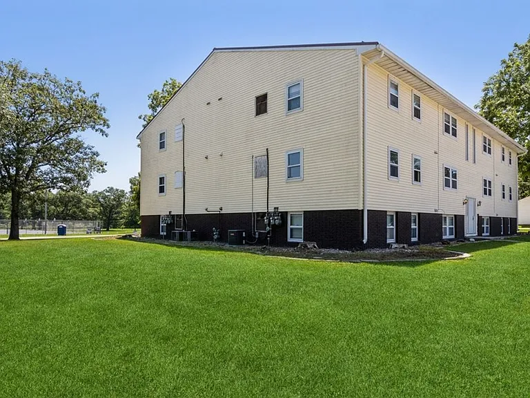 307 N Corn Street — Photo 4