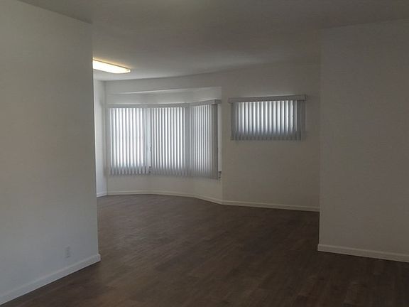 4th image of 1123 E Broadway #A