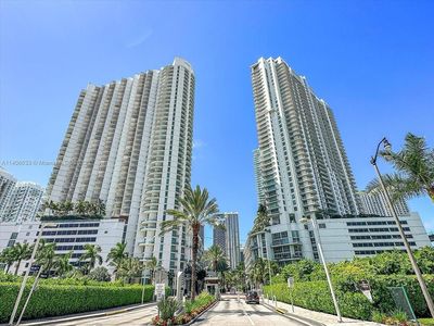 90 SW 3rd St APT 2006, Miami, FL, 33130
