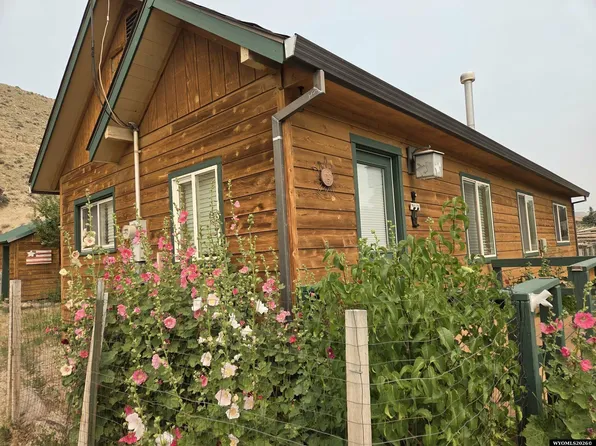 302 Horse Creek Rd, Dubois, WY 82513