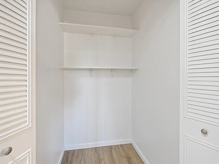 Wak-in Closet