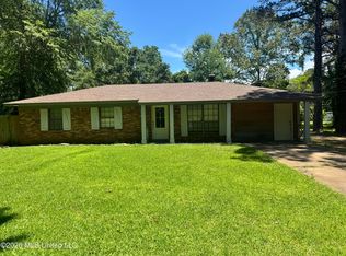 290 Twin Lakes Dr, Canton, MS 39046
