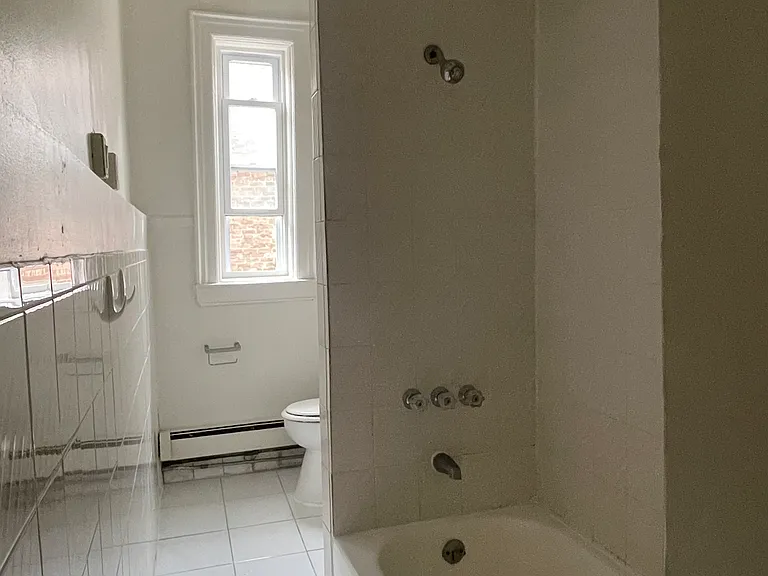 10 Hilliard Ave #5 — Photo 12