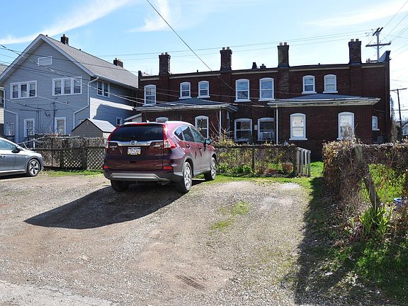 4th image of 2499 Indianola Ave