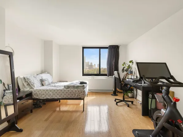 700 Grove Street image 12 of 18