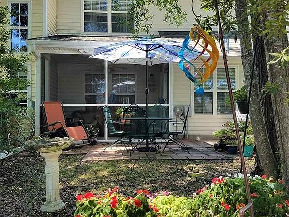 2nd image of 117 Pembroke Ln. #117