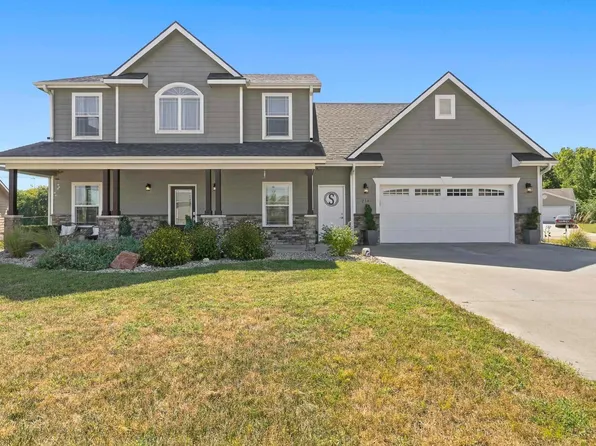 214 Highland Grove Dr, Manhattan, KS 66503