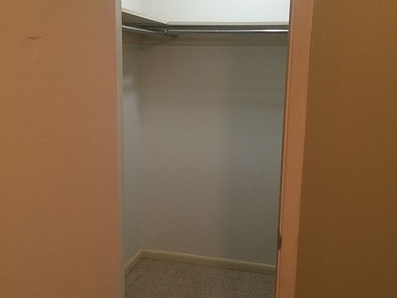 Walk in closet