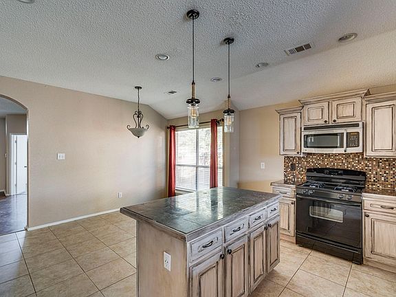 3rd image of 7714 Tidewater Dr