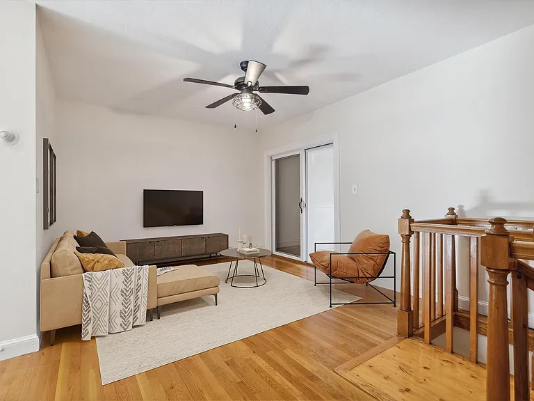496 E 7th St #1 — Photo 2