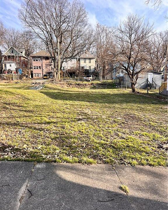 1st image of 3240 Roberts St