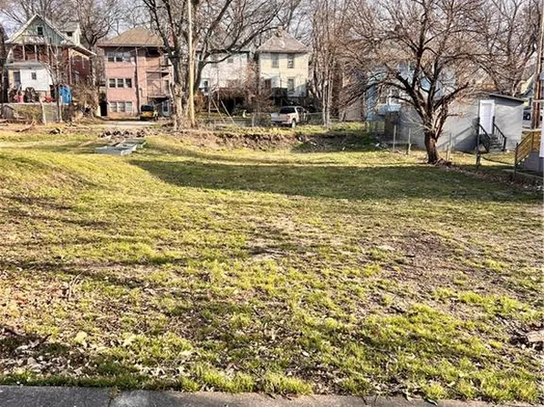 3240 Roberts St, Kansas City, MO 64124