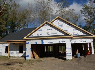 3 Adams St, Leroy, NY 14020