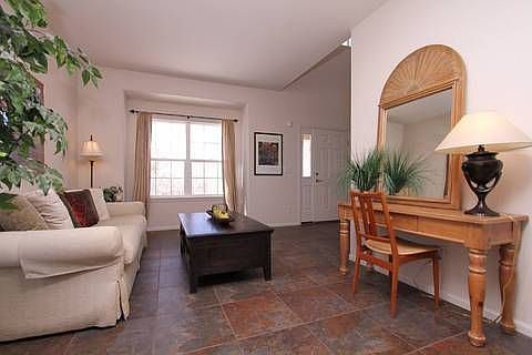 8188_oak_briar_way_MLS_HID657497_ROOMlivingroom2