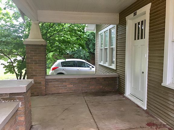 3rd image of 604 N Aydelotte Ave