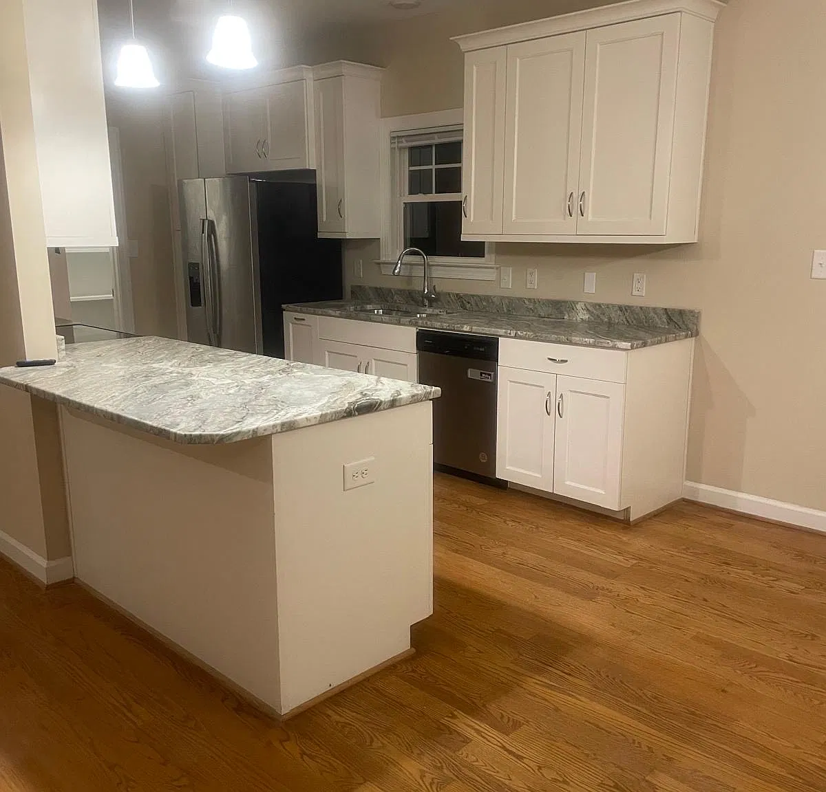 2 bed, 1500 sqft, $2,200 — Photo 3