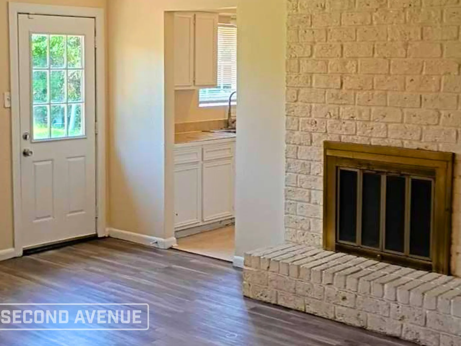 4 bed, 2.0 bath, 1925 sqft, $1,695 — Photo 2