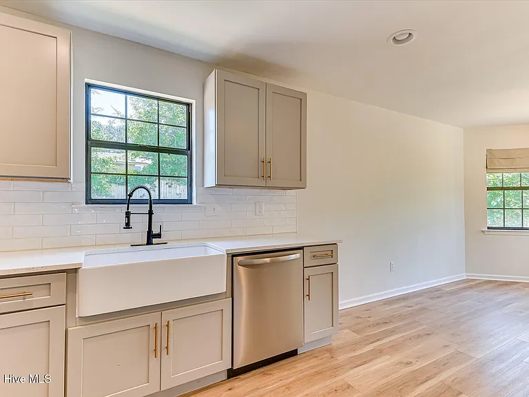 139 Crawford Dr — Photo 18