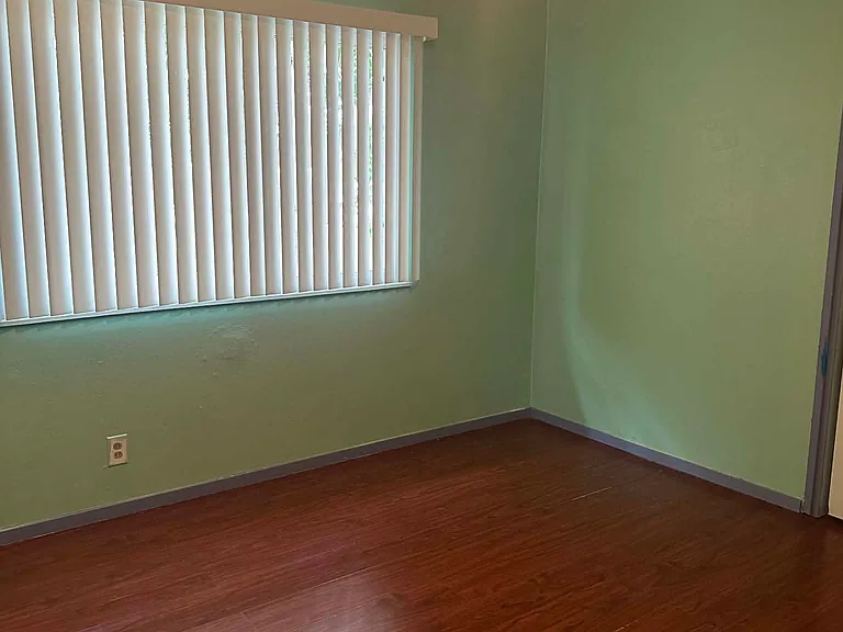 3560 N Delaware Ave — Photo 7