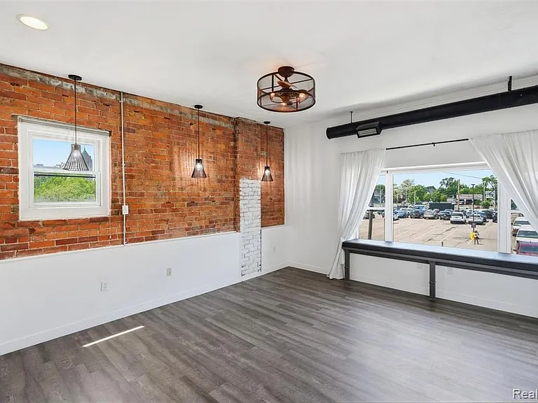 436 E Milwaukee St — Photo 19