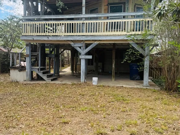 1119 Plum, Floresville, TX 78114