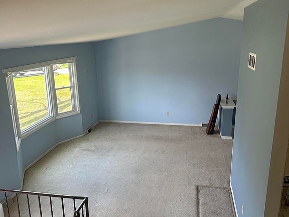 5th image of 67 Brookview Ln