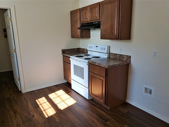 4th image of 8819 Figland Ave