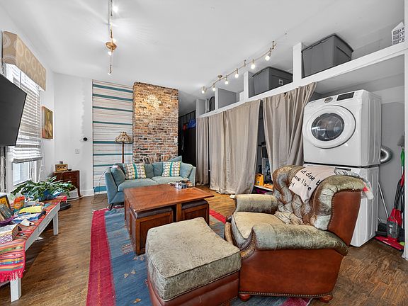 3rd image of 605 Rubel Ave