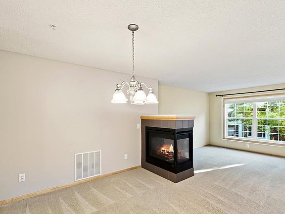 5th image of 899 Ledgestone Dr