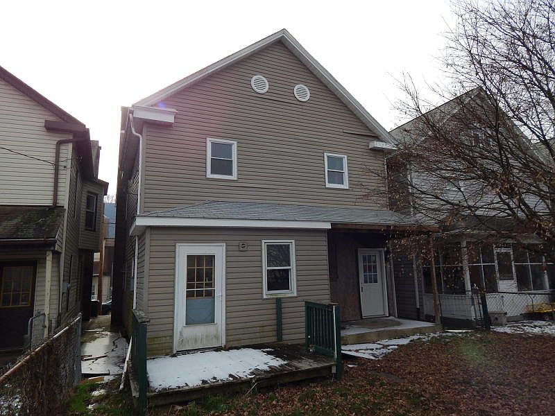 2nd image of 1054 Miller St