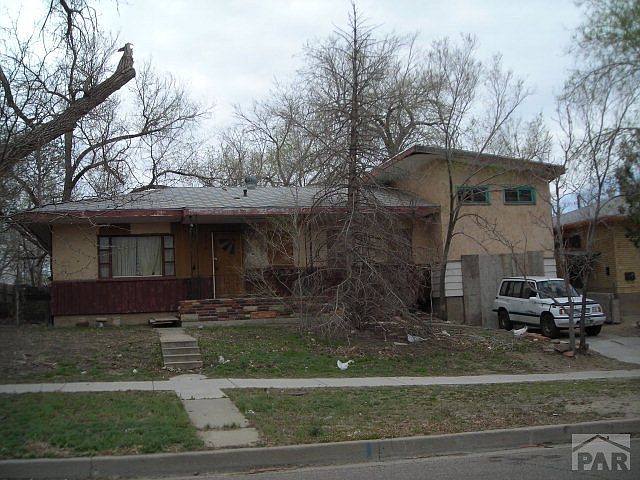 1st image of 920 E 12th St