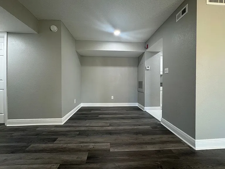 3740 Idlebrook Cir #206 — Photo 3