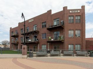 11 4th St S APT 303, Moorhead, MN 56560