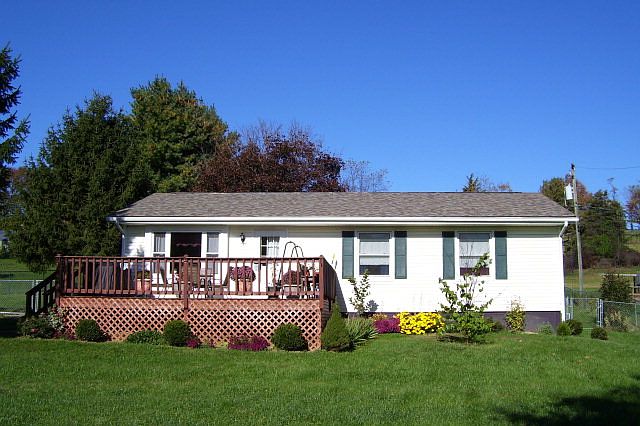 1st image of 9541 Singers Glen Rd