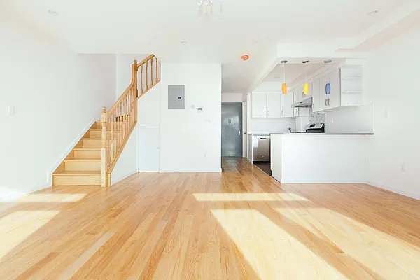 Rented by Nooklyn NYC LLC | media 81