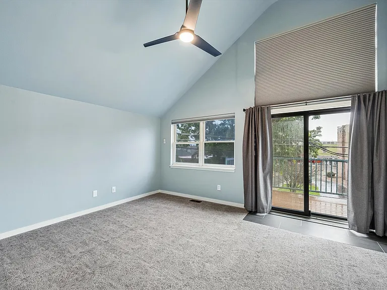 225 N Lincoln St #6 — Photo 21