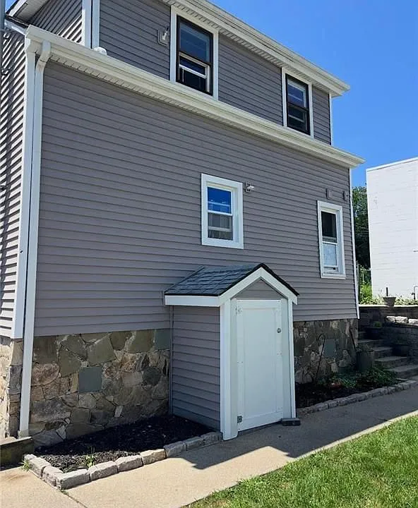 16 Hedley Ave