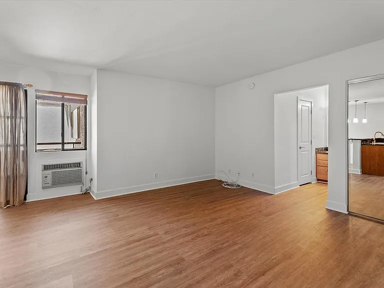10982 Roebling Ave #557 — Photo 7