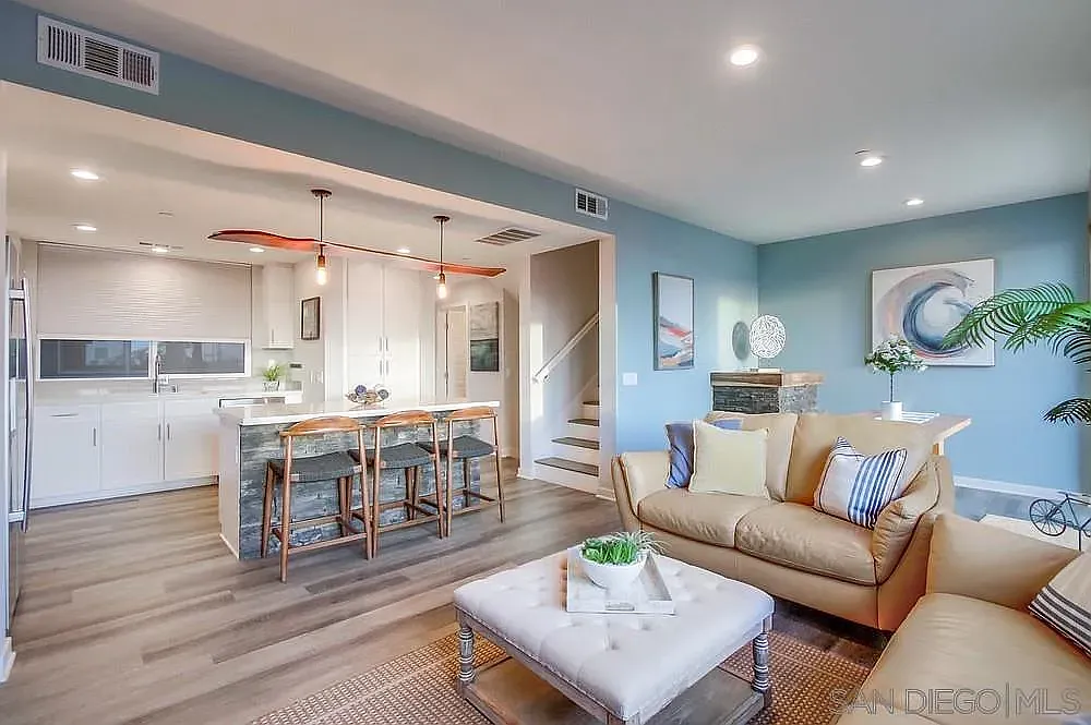 2 bed, 2.5 bath, 1337 sqft, $4,375 — Photo 3
