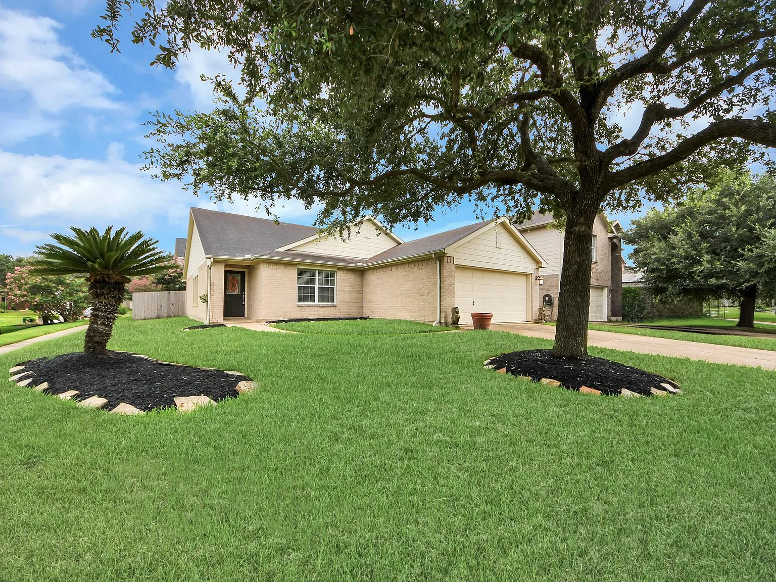 3 bed, 2.0 bath, 1778 sqft, $2,000 — Photo 4