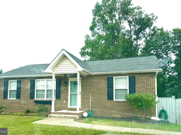 725 Christiansen Dr, Strasburg, VA 22657