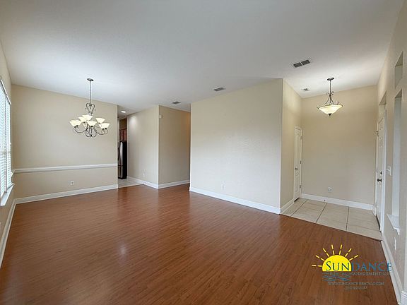 4th image of 1556 Venice Ave