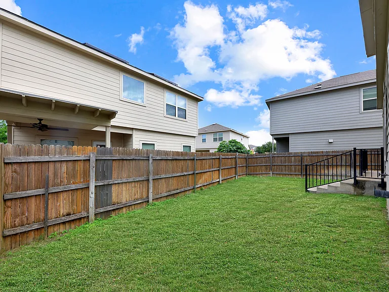1100 Jackson Ln — Photo 23