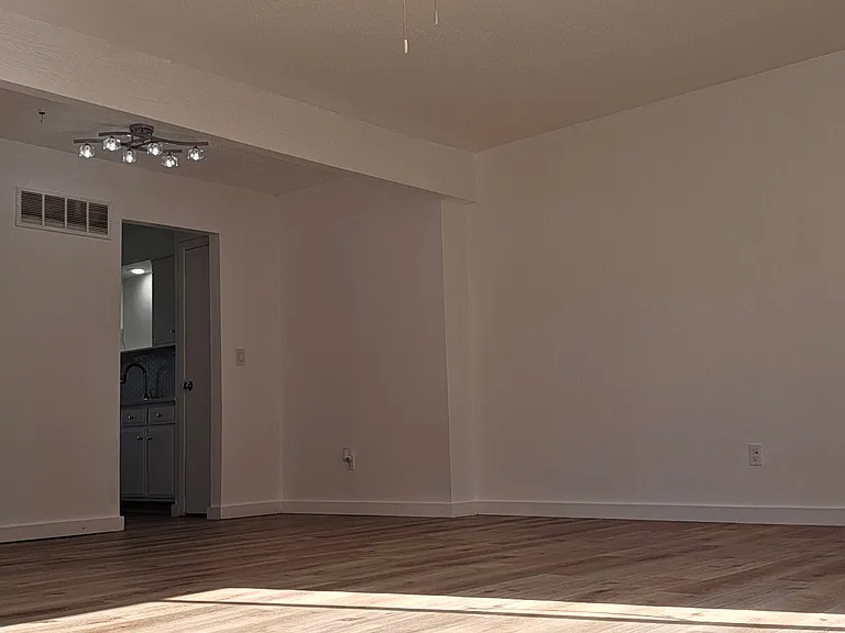 11260 College Ave — Photo 36