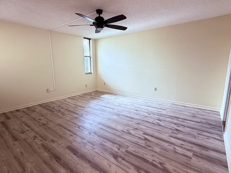6800 Cypress Rd #401 — Photo 14