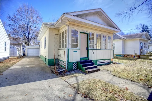 310 Miller Ave photo 1