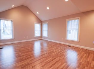 40 Whitecap Rd, Niantic, CT 06357